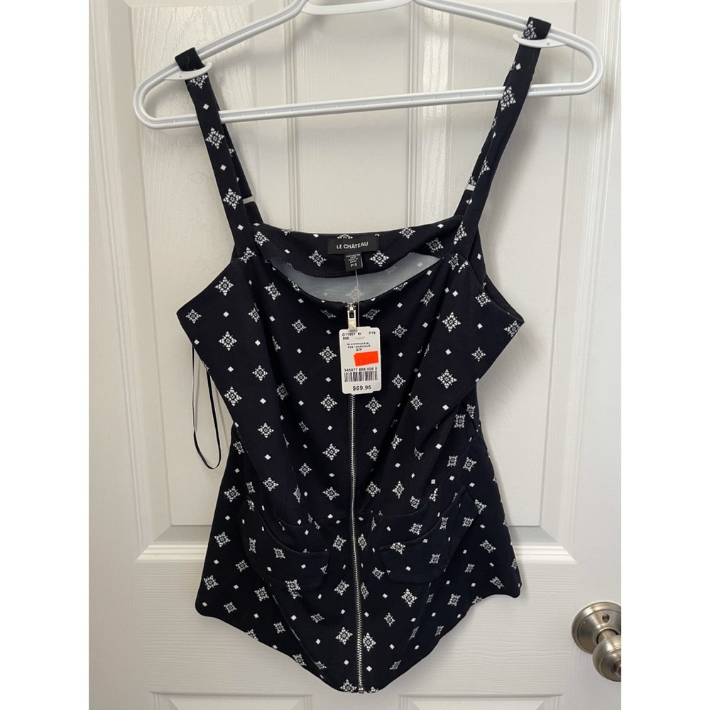 Le Chateau NWT tank size small